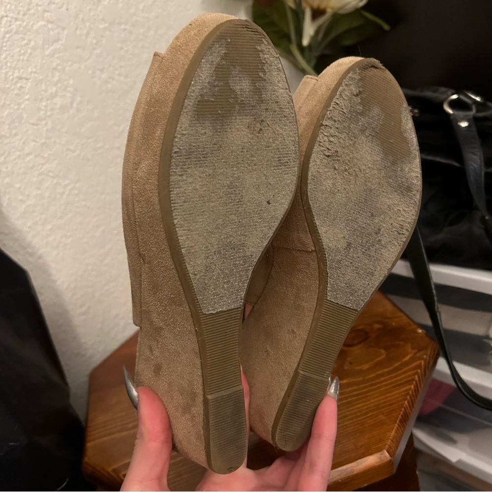 tan wedge heels - Picture 6 of 7